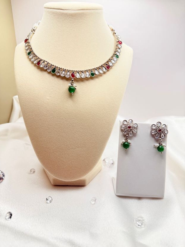 Elegant Heritage-Inspired Jewelry Set