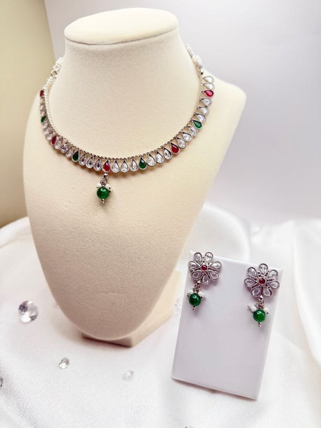 Elegant Heritage-Inspired Jewelry Set