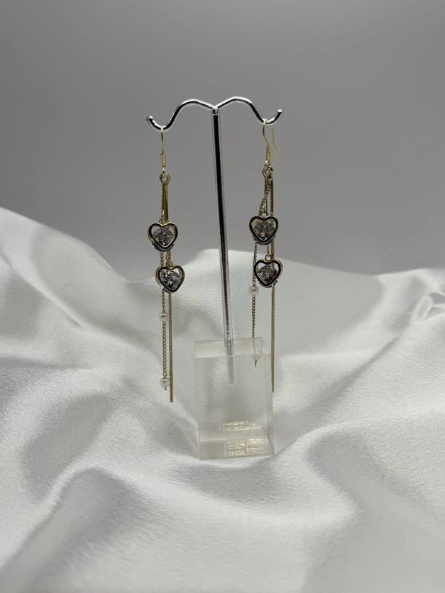 Timeless heart gold earring