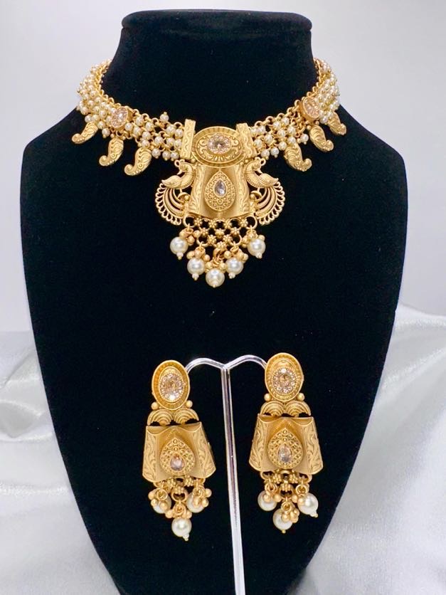 Aarya Gold Temple Set