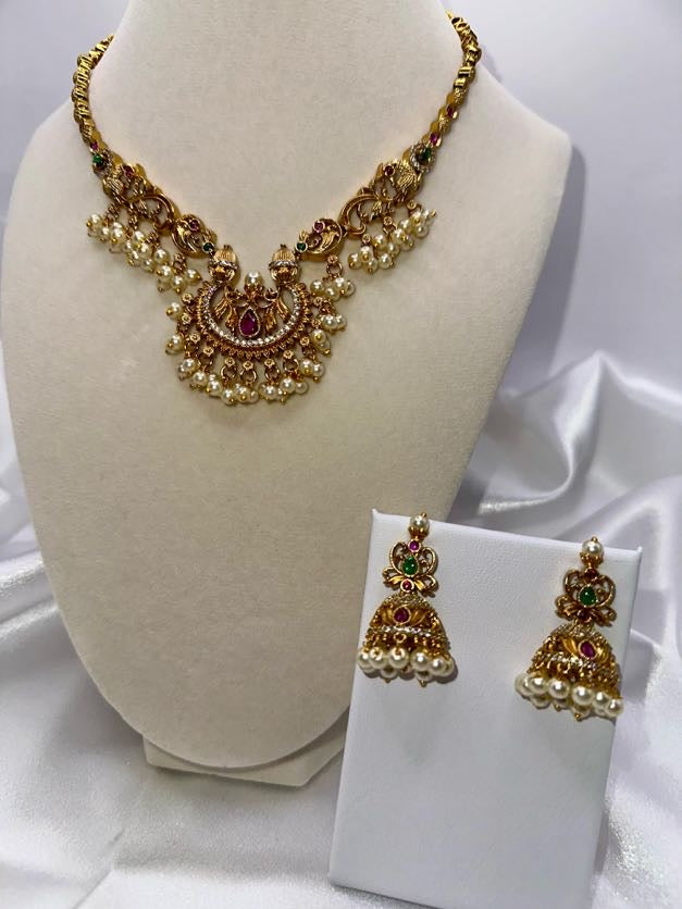 Royal Pearl & Heritage Gold Jewelry Set